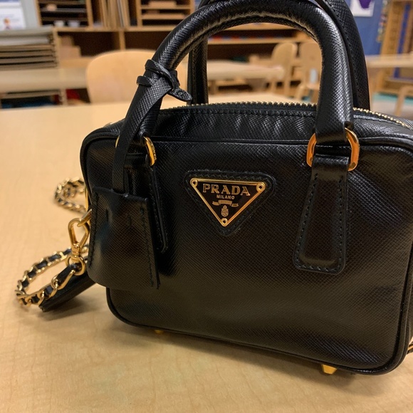 PRADA Micro Galleria Authentic - Picture 2 of 7